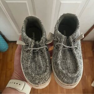 Oomphies Textured Gray Kids Sneakers